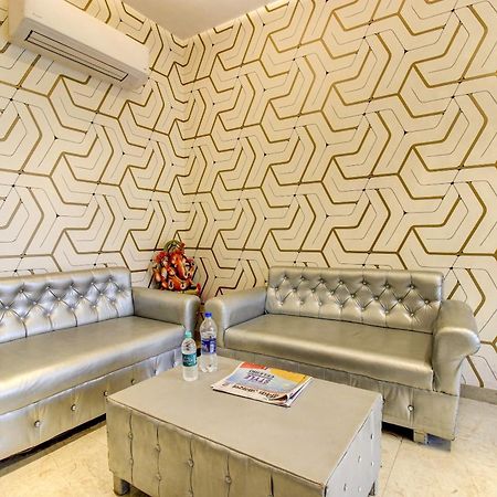 Super Townhouse Oak Aurelia Grand Hotell Lucknow Exteriör bild